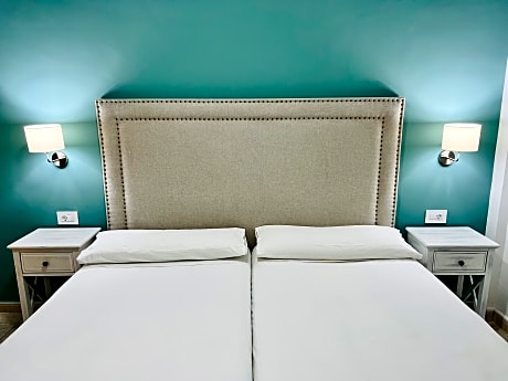 2 BEDROOMS APARTMENT 4 PAX