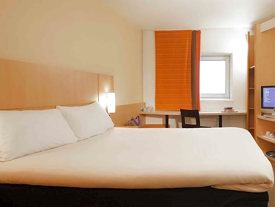 ibis Cardiff Centre