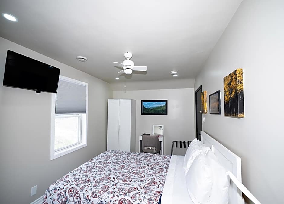 Serene Niagara Inn