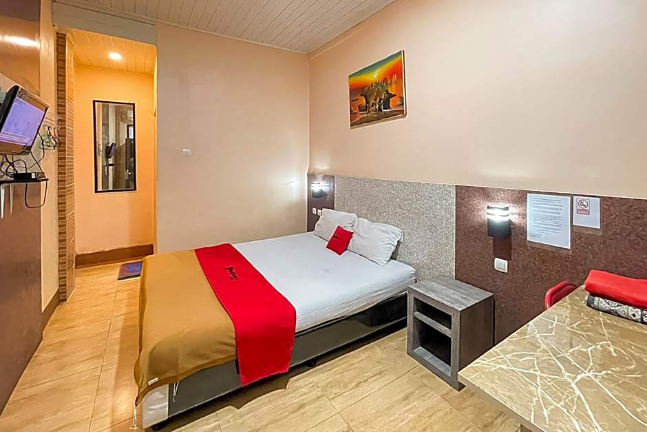 RedDoorz Syariah near Mall Of Serang