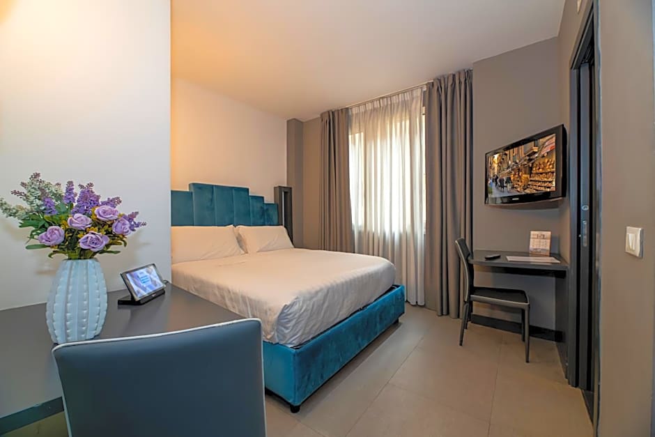 Golden Hotel
