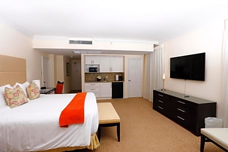 Junior Suite King with Kitchenette