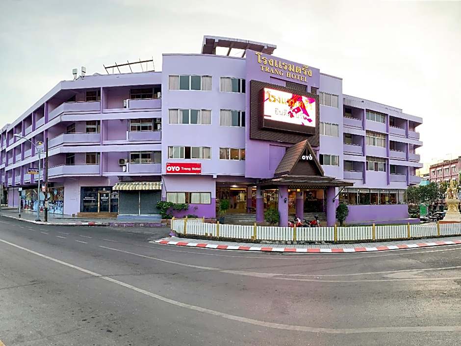 OYO 565 Trang Hotel