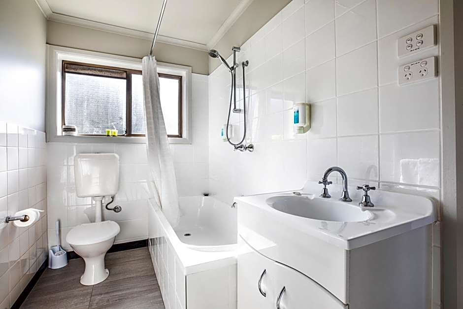 Nightcap at Riverside Hotel