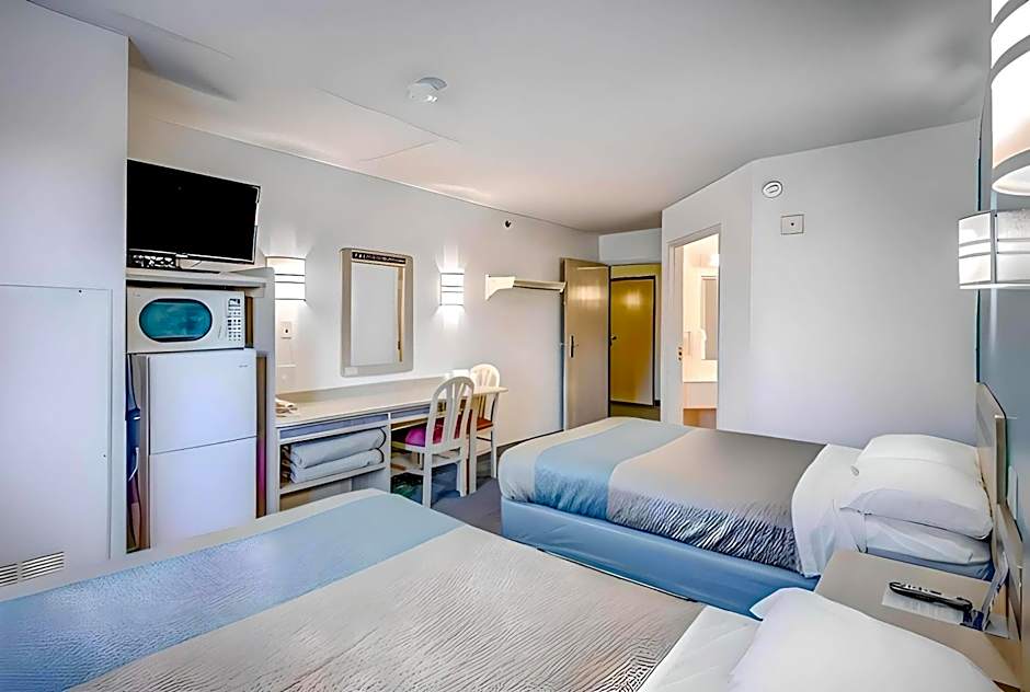 Econo Lodge Menomonie