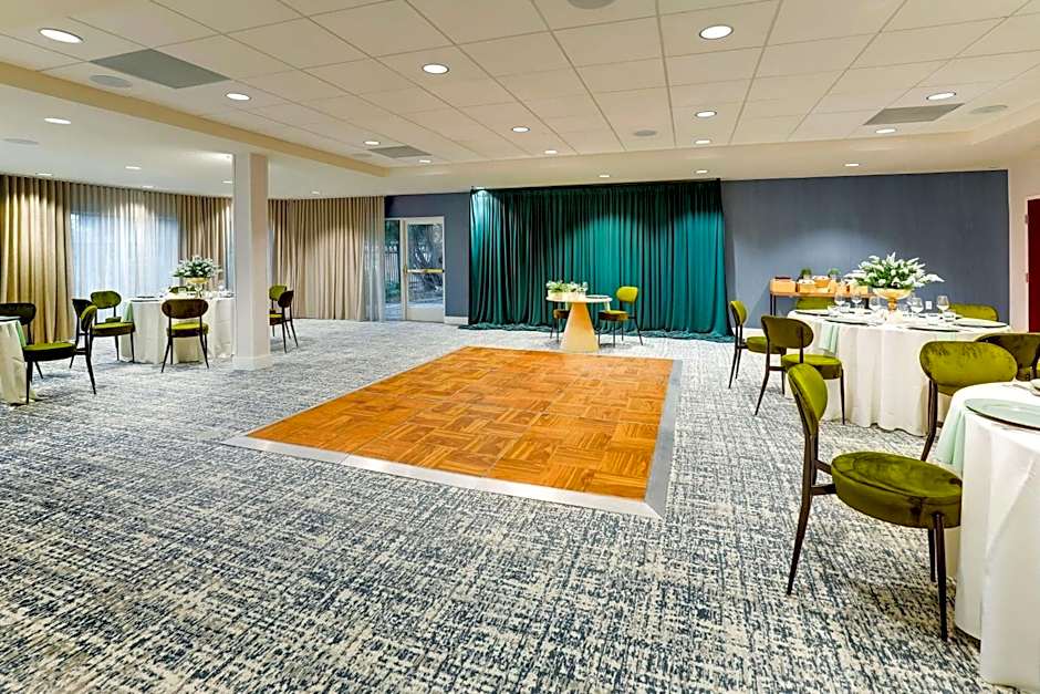 Sonesta Select San Francisco Airport Oyster Point Waterfront