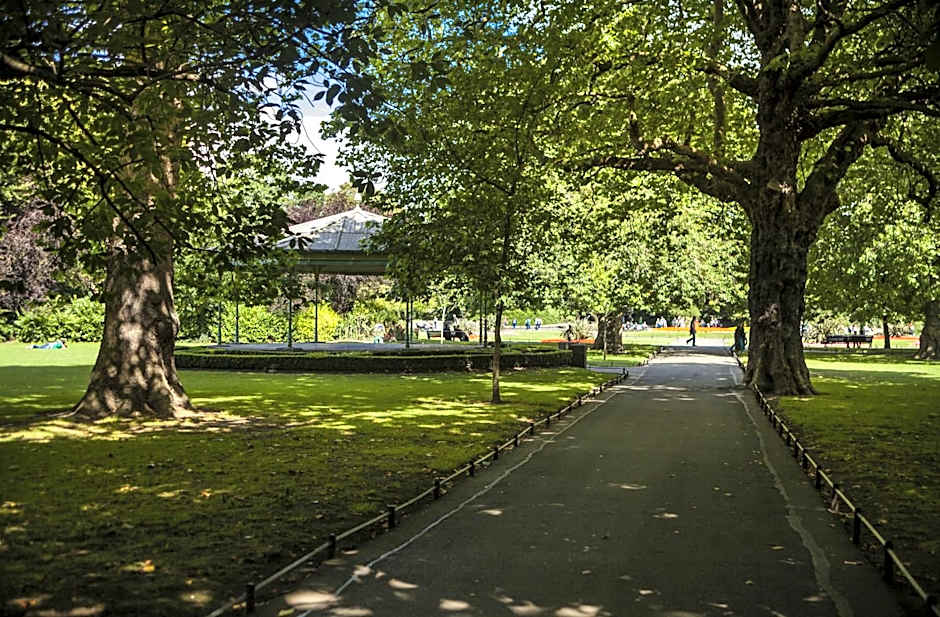 Stauntons on the Green Hotel