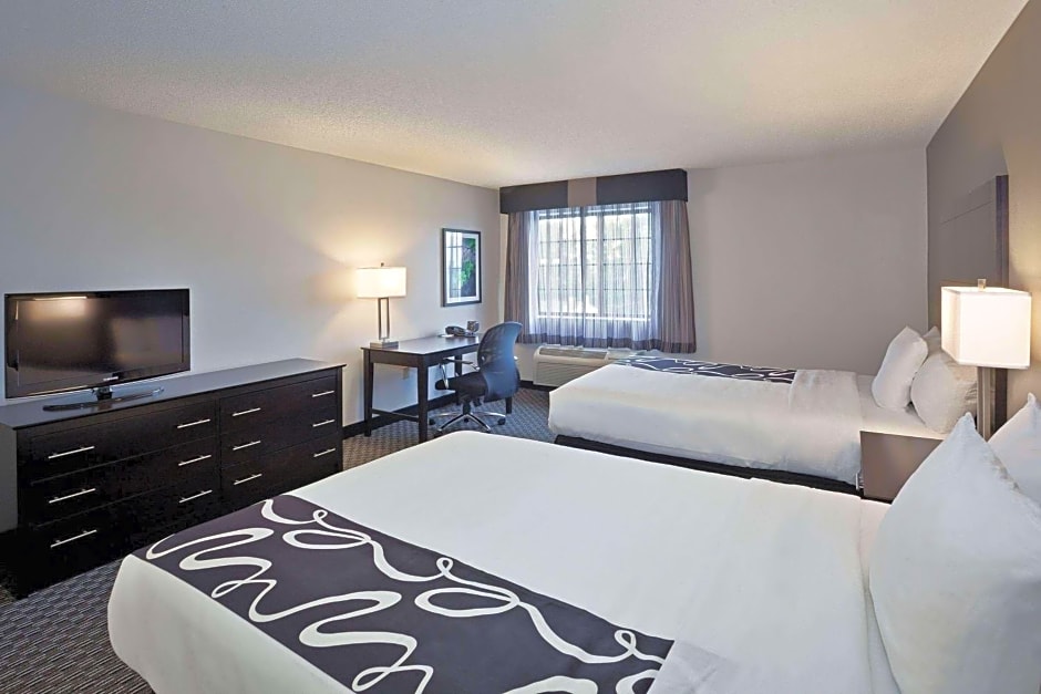 La Quinta Inn & Suites by Wyndham Cleveland Macedonia