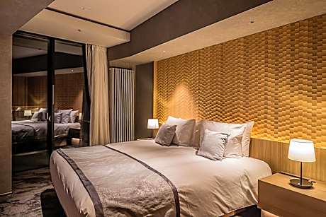 Signature King Suite Ski in / out