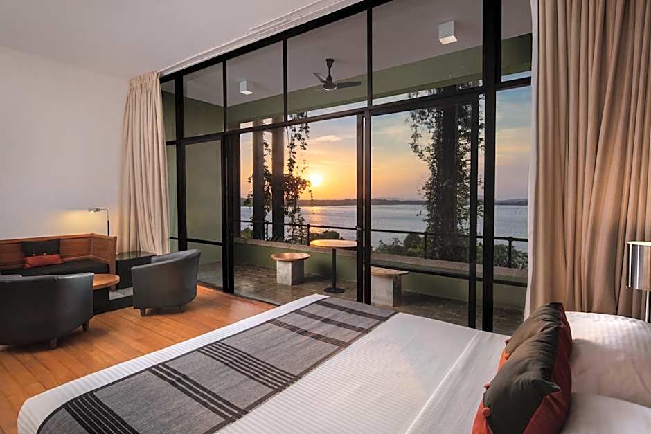 Photo 1 of 6 of Luxury 1 King Bed