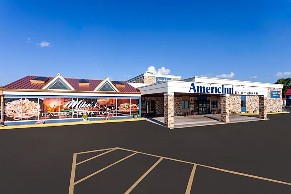 AmericInn & Suites by Wyndham Baraboo Event Center