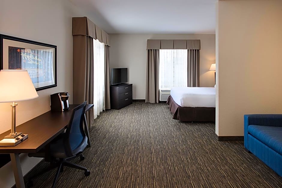 Holiday Inn Express Hotel & Suites Andover East 54 Wichita