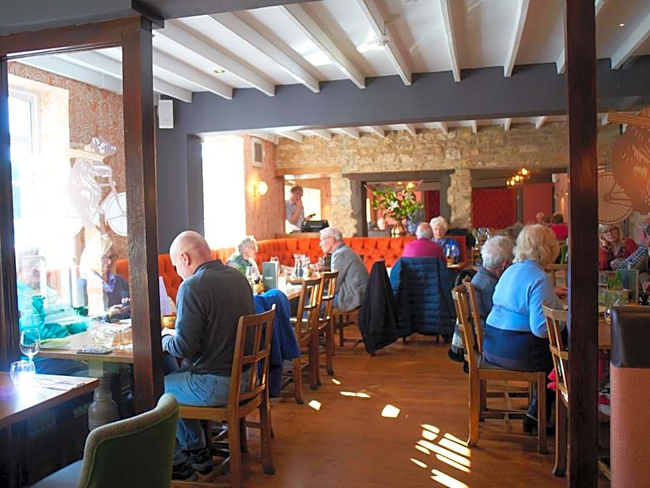 Bear and Ragged Staff