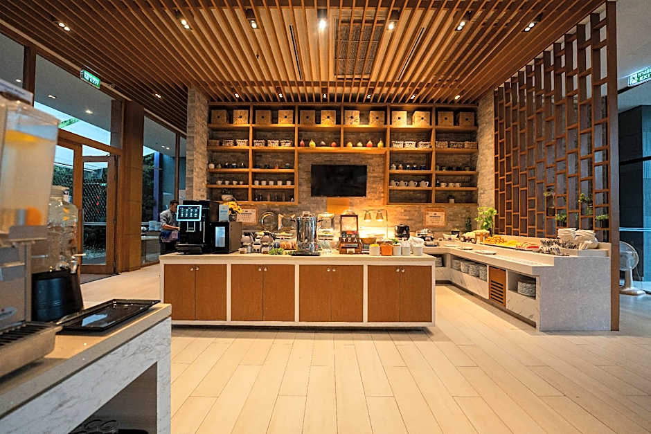 Holiday Inn Express Phuket Patong Beach Central By IHG