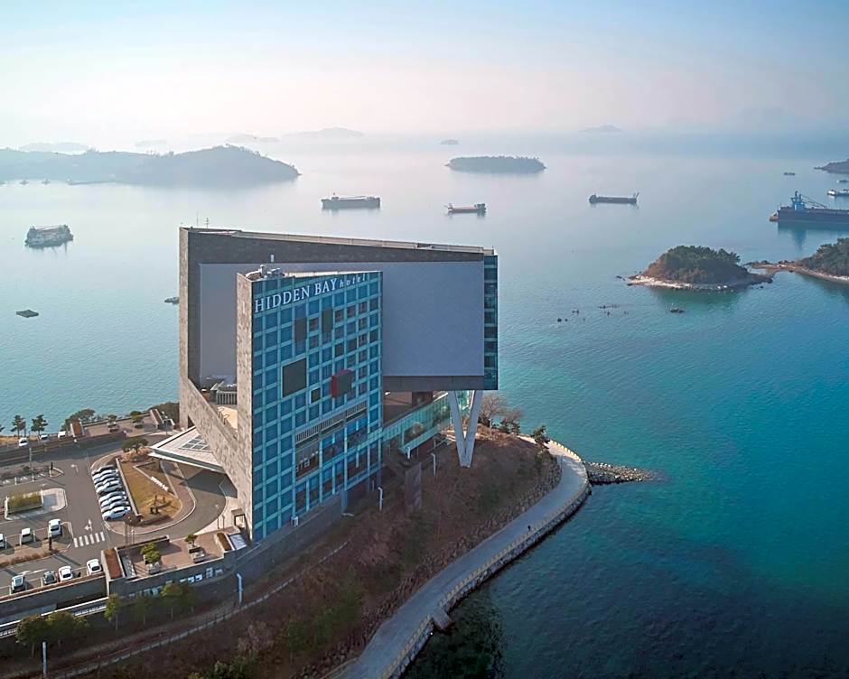 Hidden Bay Hotel.