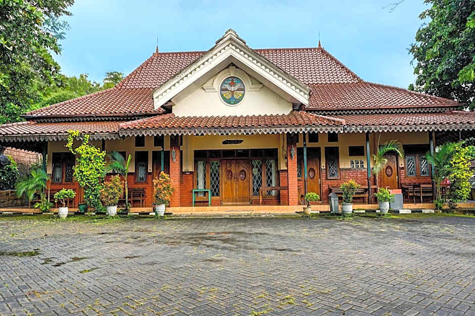 Hotel O Griyo Werdiningsih