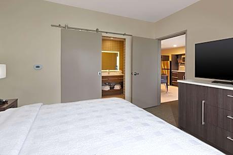 One-Bedroom King Suite - Non-Smoking