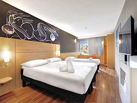 Standard Room With Three Single Beds