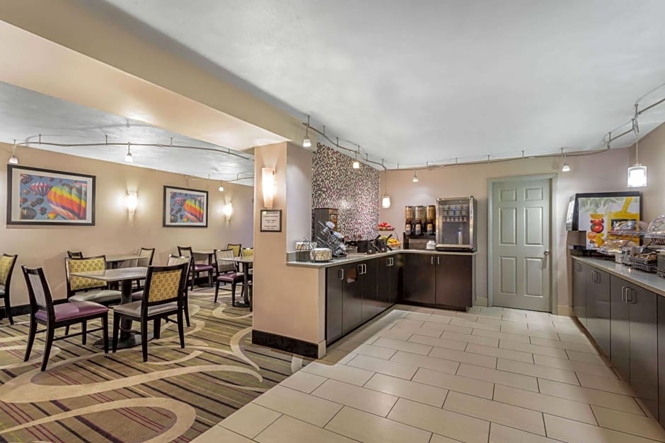 La Quinta Inn & Suites by Wyndham Binghamton - Johnson City