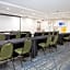 Holiday Inn Express & Suites Sacramento NE Cal Expo By IHG