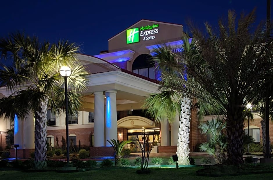 Holiday Inn Express Wharton Hotel