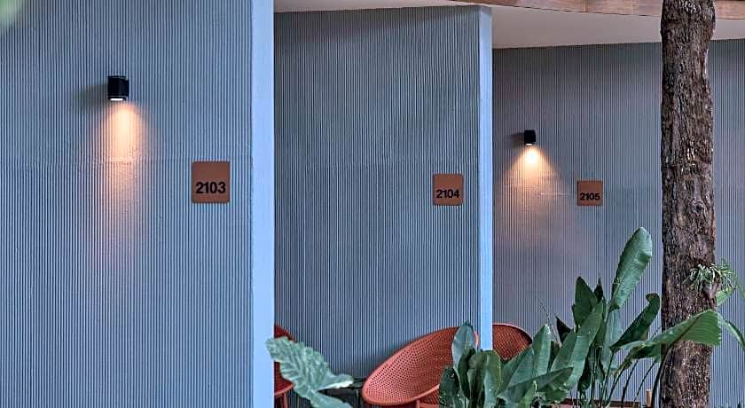 Red Door Samsen Hotel