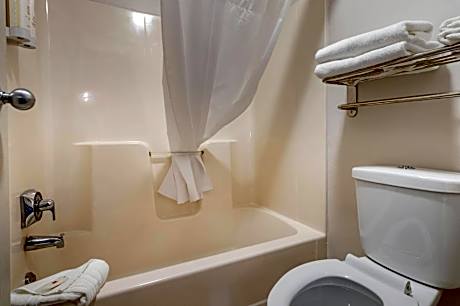 King Suite with Hot Tub and Sofa Bed - Non-Smoking