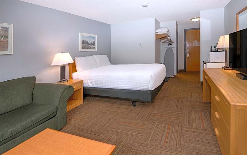 Coast Hinton Hotel