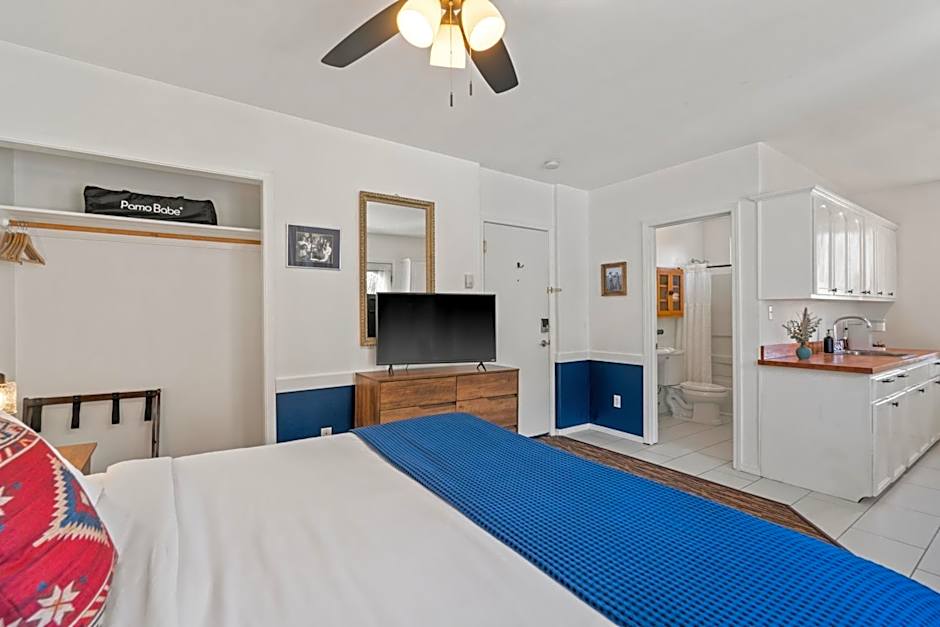 Photo 1 of 9 of Deluxe 1 Queen Bed Suite