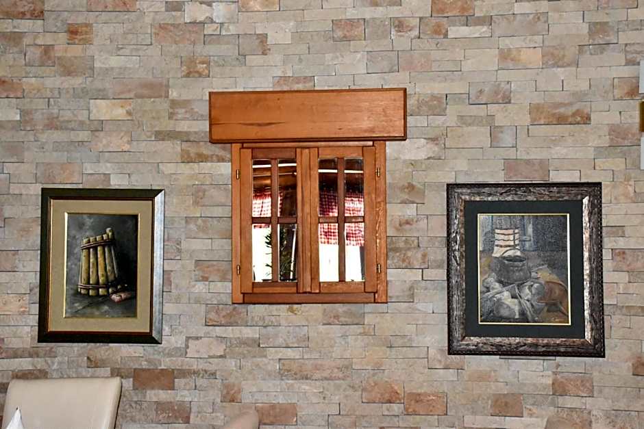 OSTROG Aparthotel KOLIBA-VLASTNIŠTVO MANASTIRA OSTROG