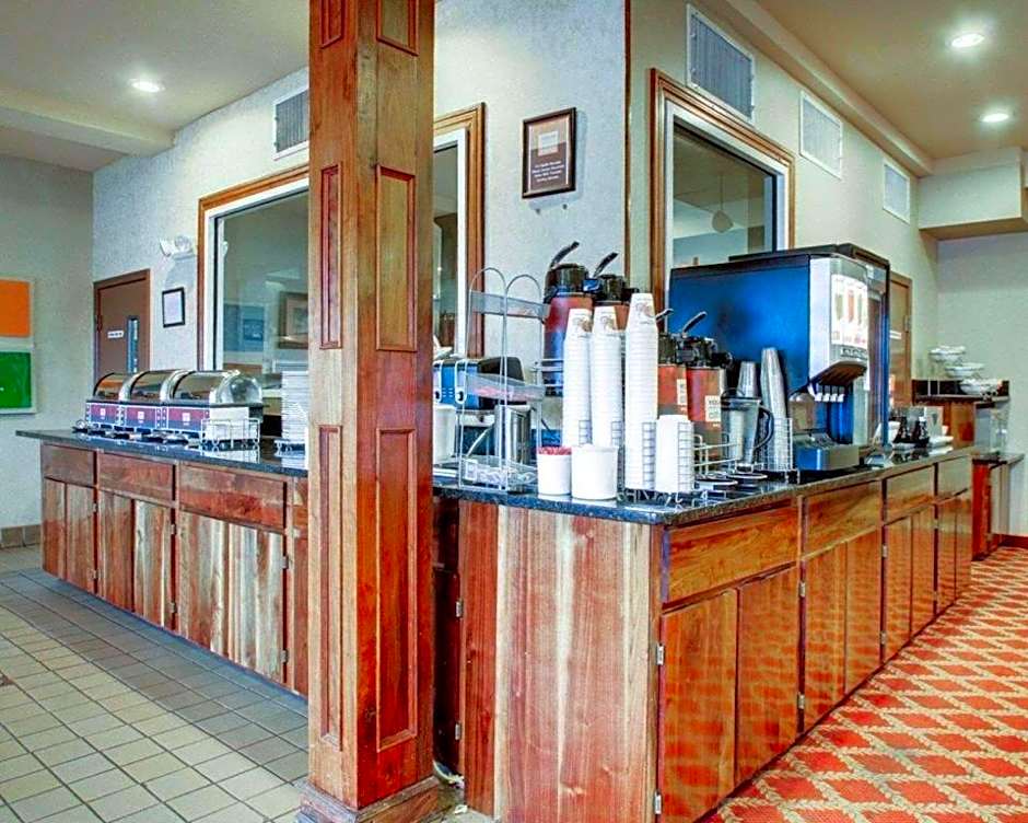 Clarion Suites Vidalia Riverfront