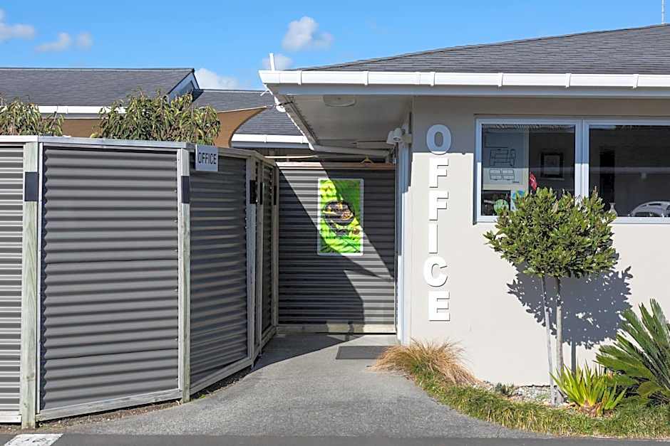 Beach Street Motel Apartments