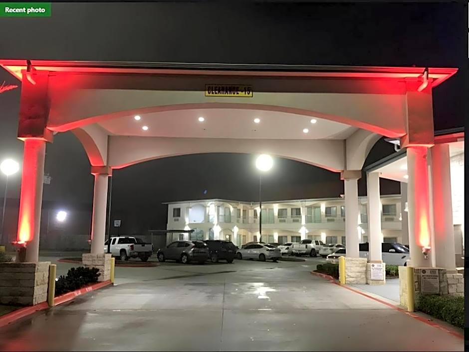 Americas Best Value Inn & Suites IAH Airport North