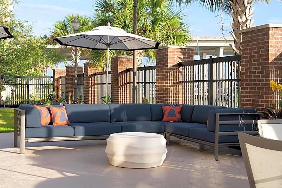 Hilton Garden Inn Charleston Waterfront/Downtown