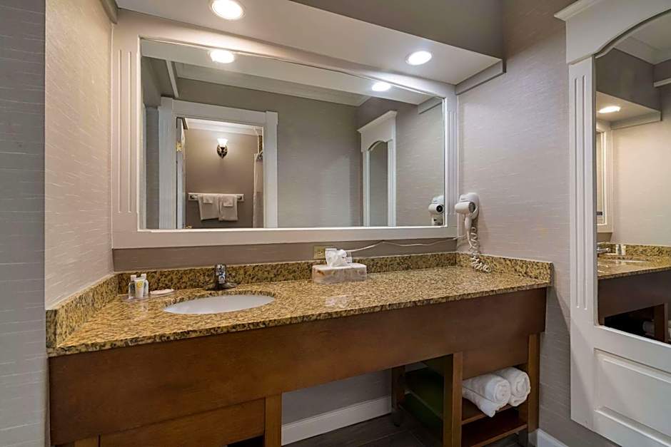 Comfort Inn & Suites Plattsburgh - Morrisonville