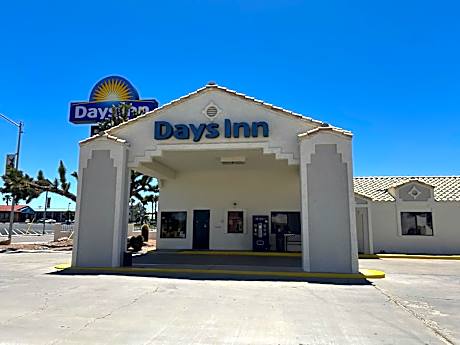 Days Inn by Wyndham Kingman West