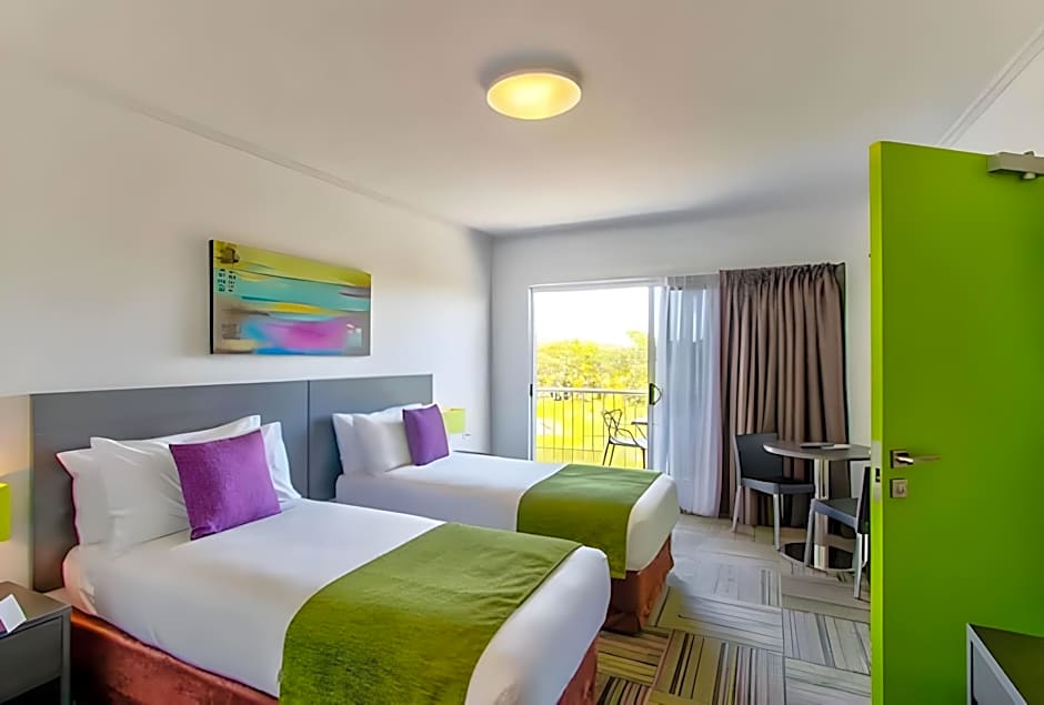 Mackay Oceanside Central Hotel