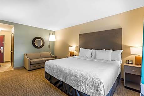 Deluxe King Room with Balcony and Bay View