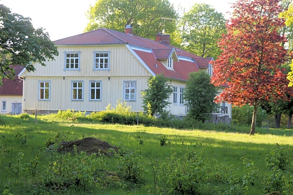 Yxkullsund Säteri B&B - Manor & Estate since 1662