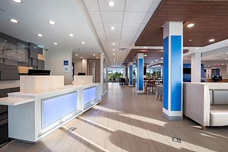 Holiday Inn Express & Suites Chicago - Hoffman Estates By IHG