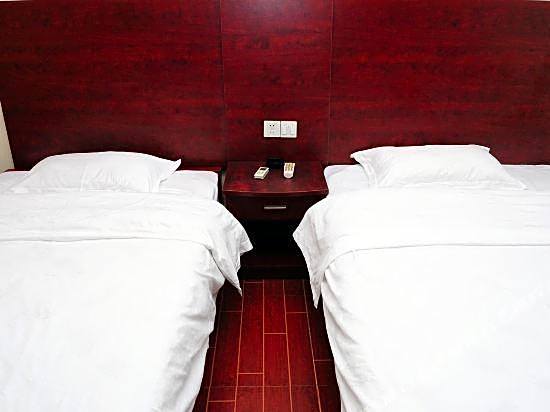Yilong Hotel