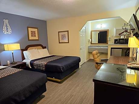 Queen Room with Two Queen Beds - Non-Smoking A