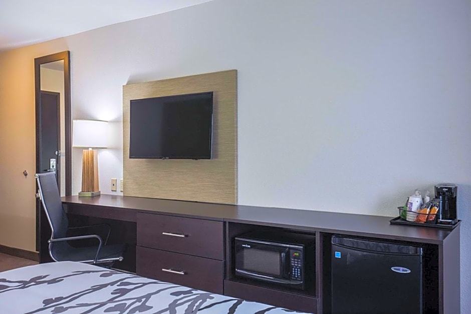 Sleep Inn & Suites