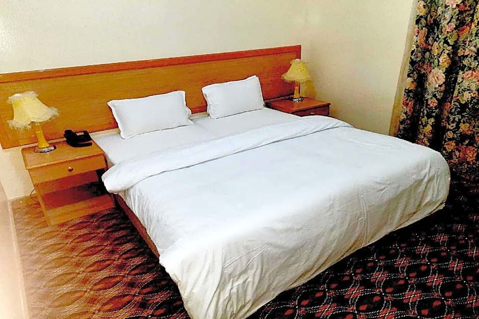 OYO 142 Al Sharqiya Sands Hotel