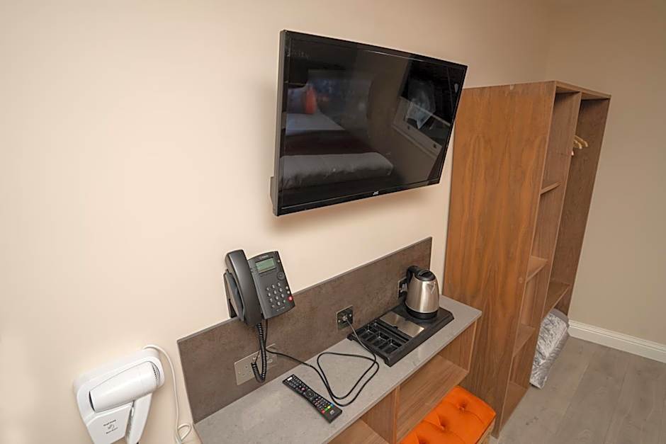 Eagle Hotel Luton Airport