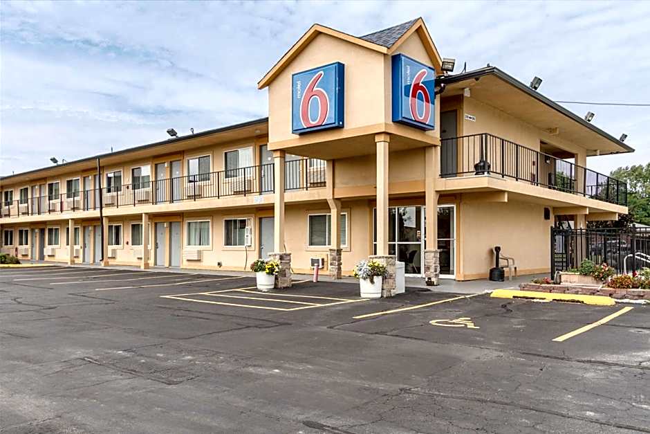 Motel 6-Oshkosh, WI