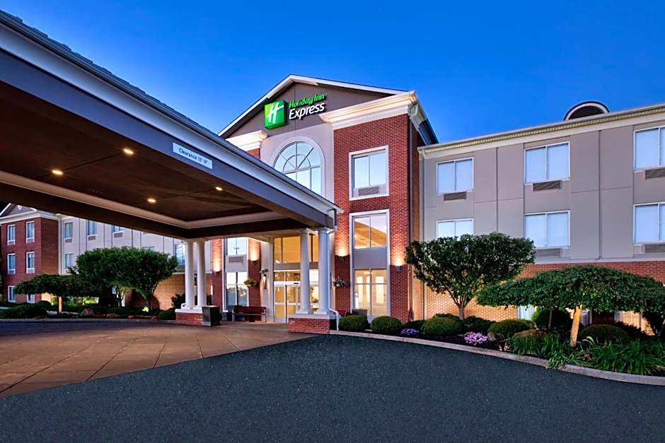 Photo 1 of 50 of Holiday Inn Express Hotel & Suites Youngstown North-Warren/Niles By IHG