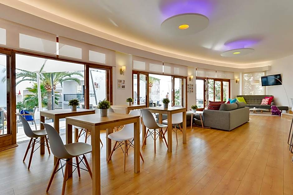 Hotel Cenit & Apts Sol y Viento