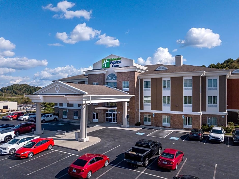 Holiday Inn Express & Suites Lebanon