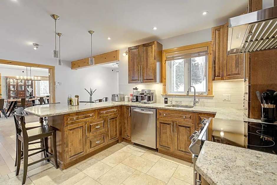 Idyllic Nature Retreat - Hot tub and Scenic Views